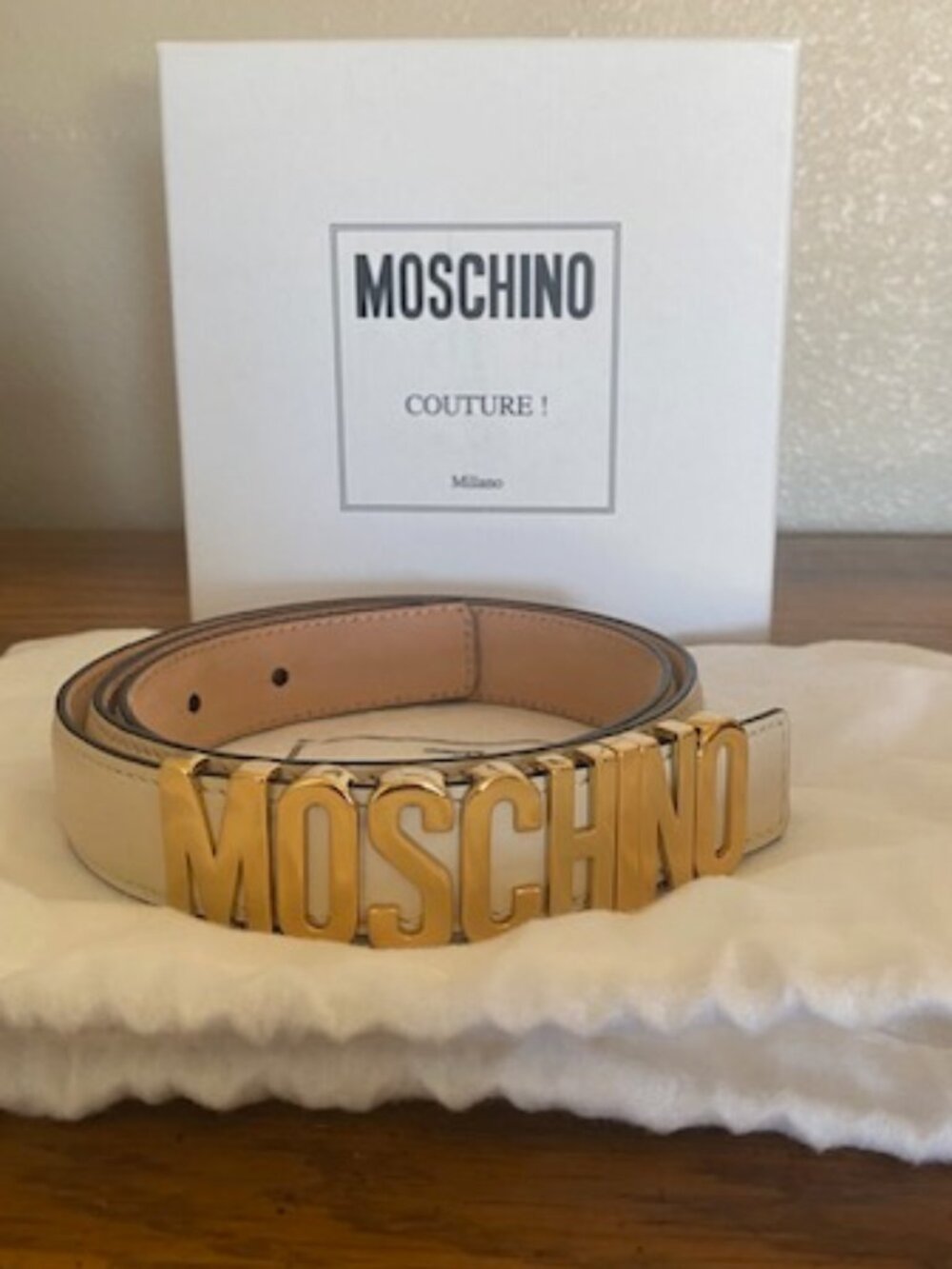 Moschino belt